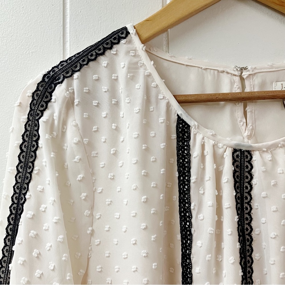 Lace Feminine Romantic J CREW Blouse SZ 12 Cream Swiss Dot Long Sleeve Classic - Picture 3 of 9